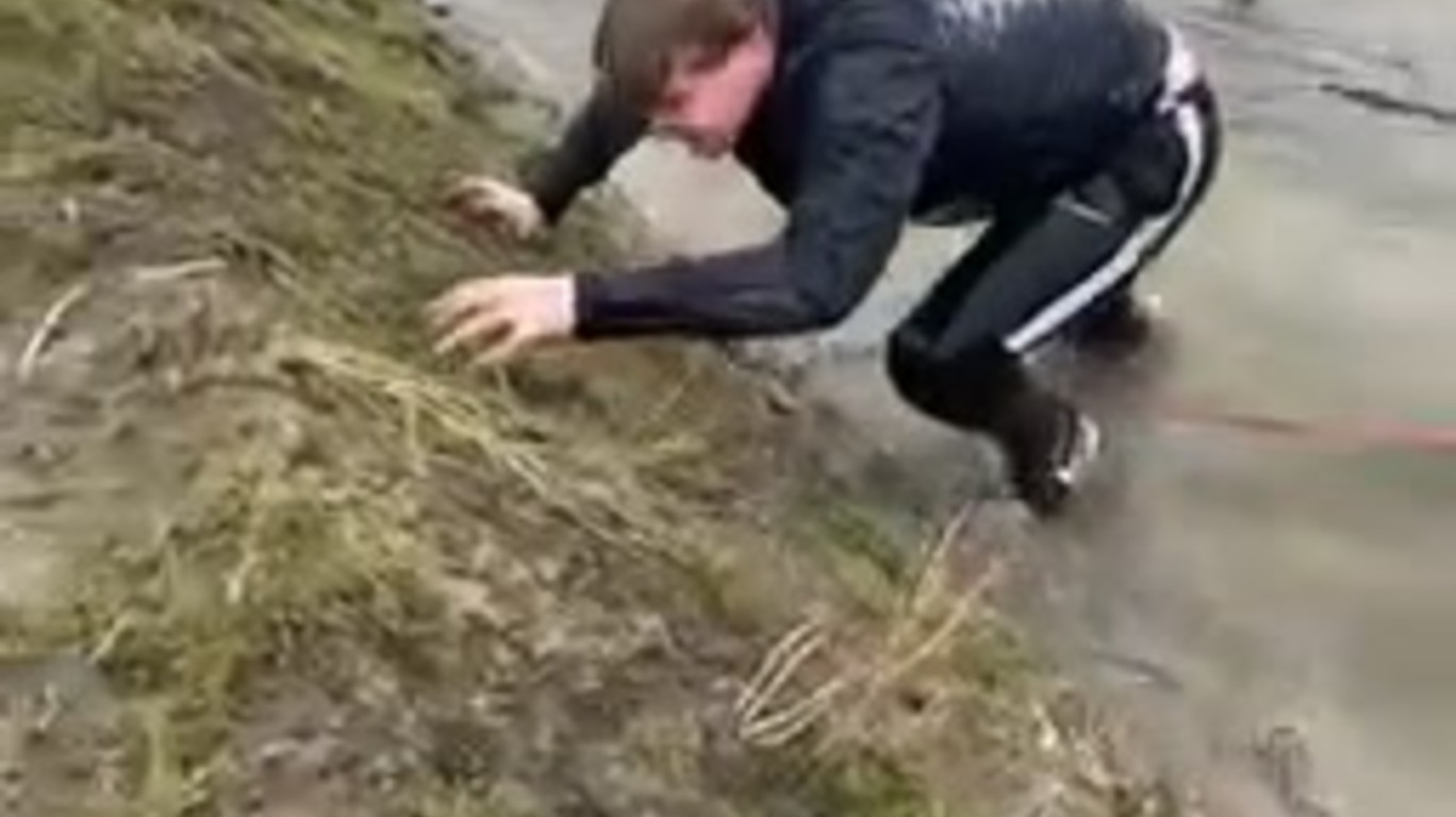 DUMPERT Polsstokspringen Gaat Fout