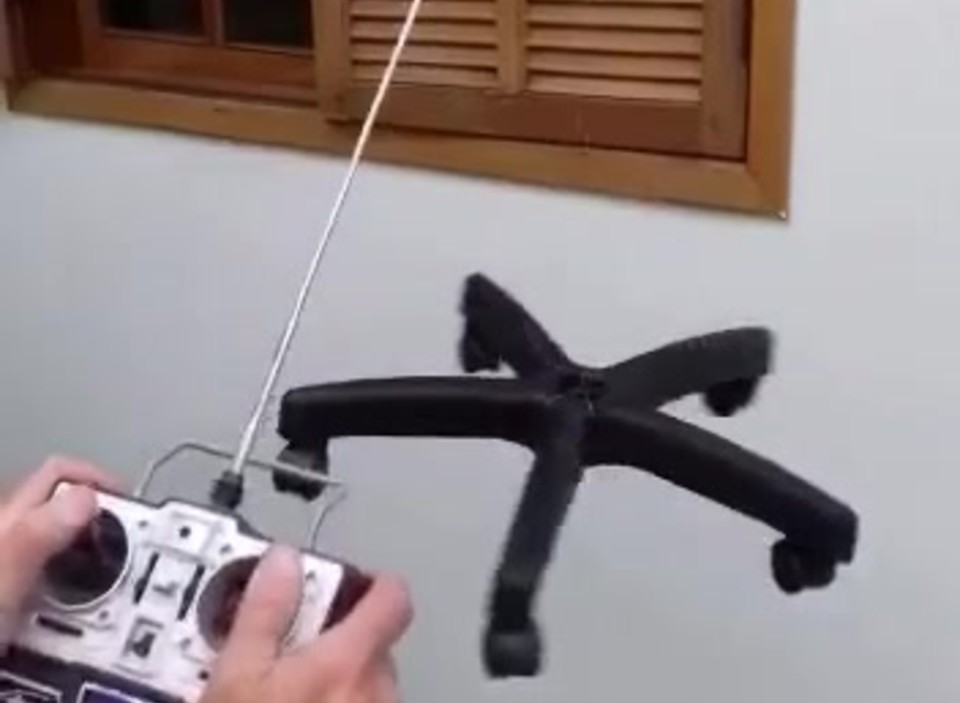 dumpert.nl Drone gebouwd op zolderkamer dumpert.nl Drone gebouwd op zolderkamer