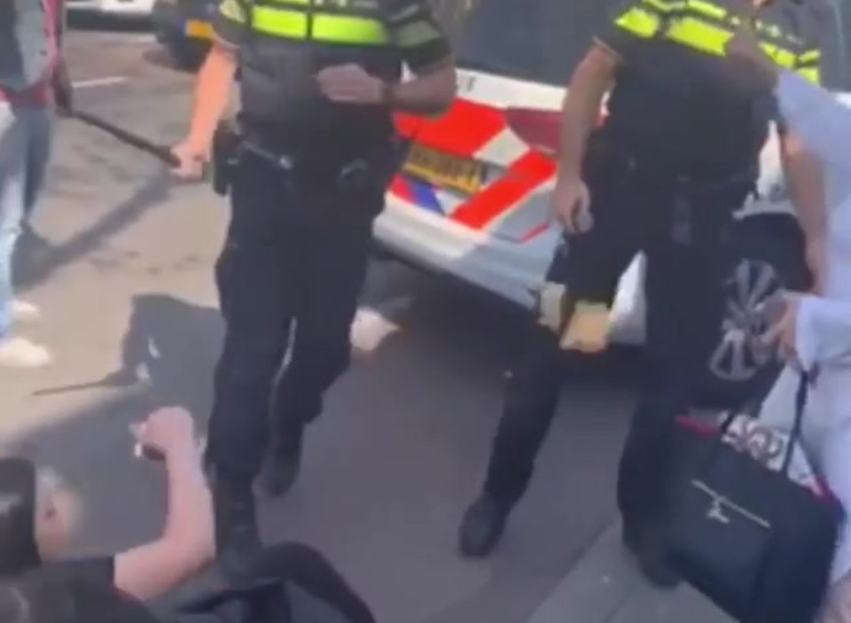 Geneukt aan beiden kanten